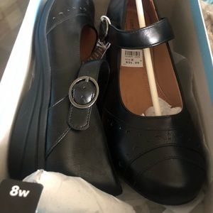 Comfort Plus Predictions Mary Janes 8W NIB